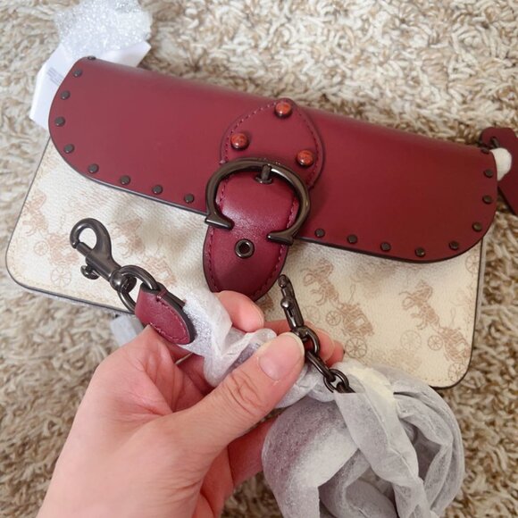 Coach Beat Crossbody Clutch With Horse And Carriage Print - Picture 4 of 8